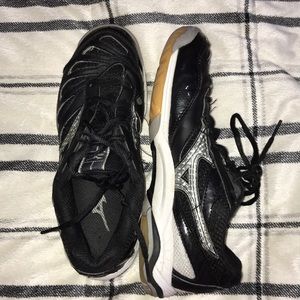 Mizuno volleyball shoes